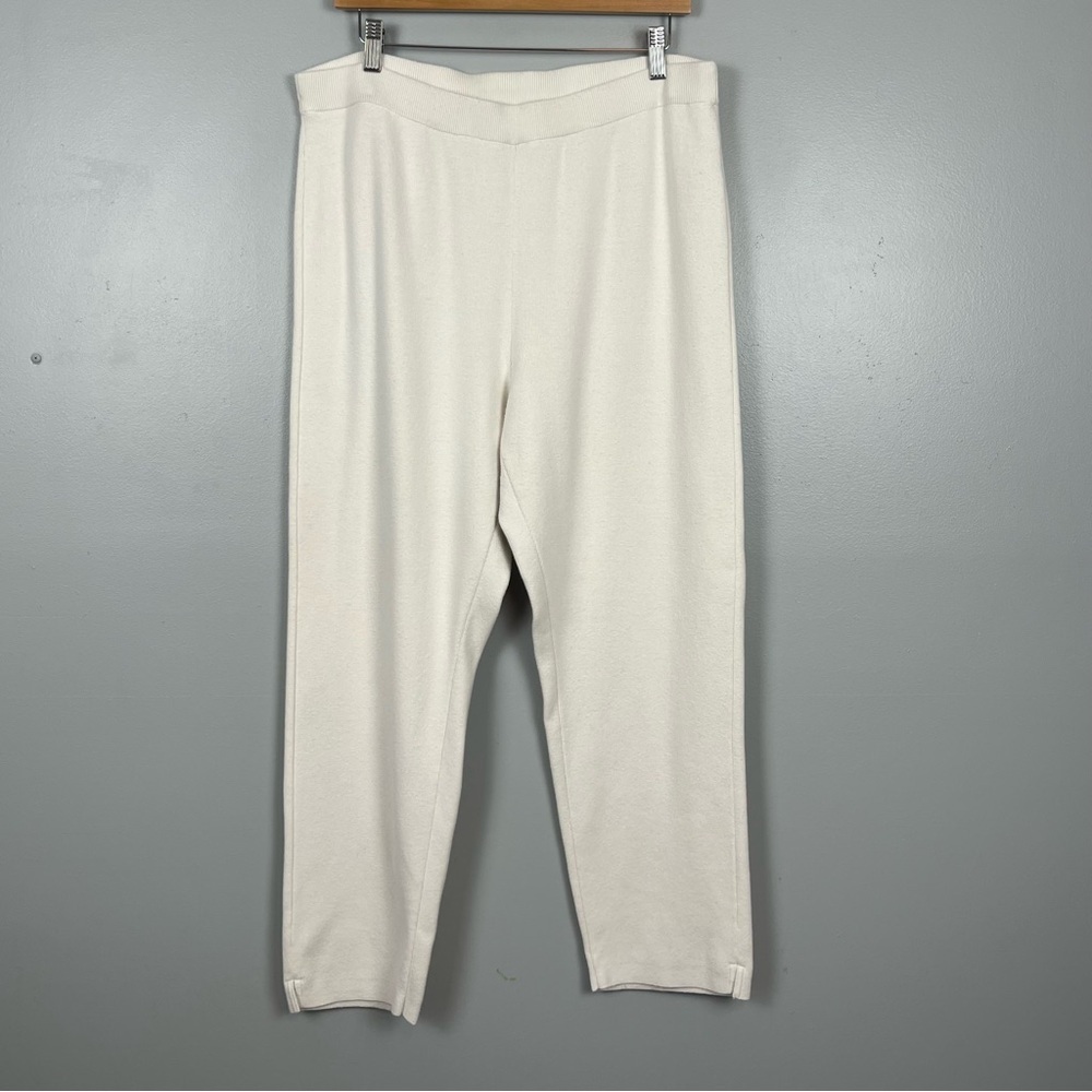 Zenergy by Chico’s winter white cotton rayon nylon cashmere knit pants, large.